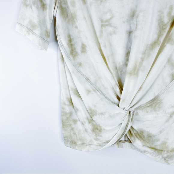 Lululemon - Twist Front Tee - Picture 2 of 5